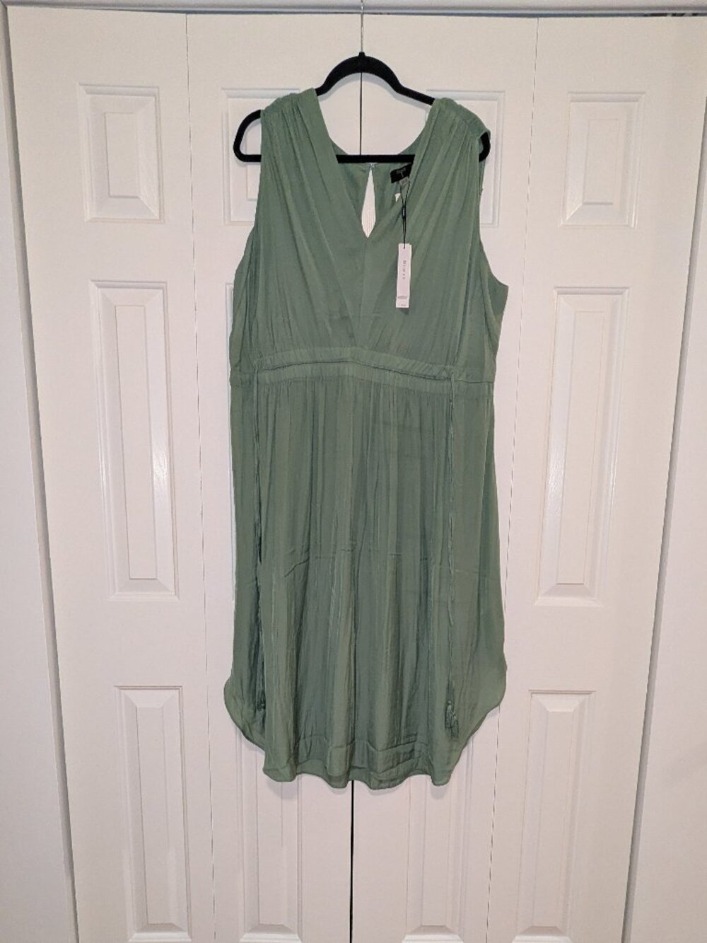 Tahari Sage Green Sleeveless Midi Dress – NWT – Size 3X